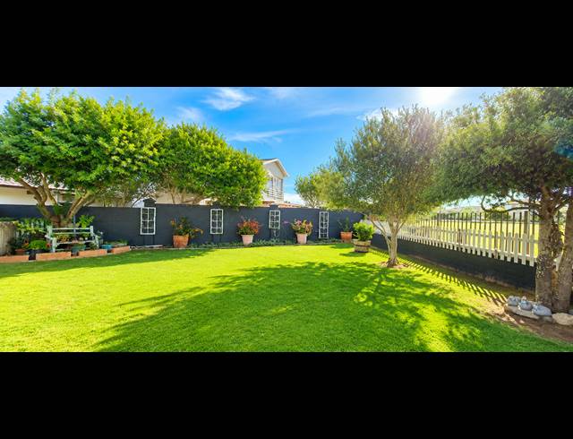 4 BEDROOM HOUSE FOR SALE IN COUNTRY CLUB
